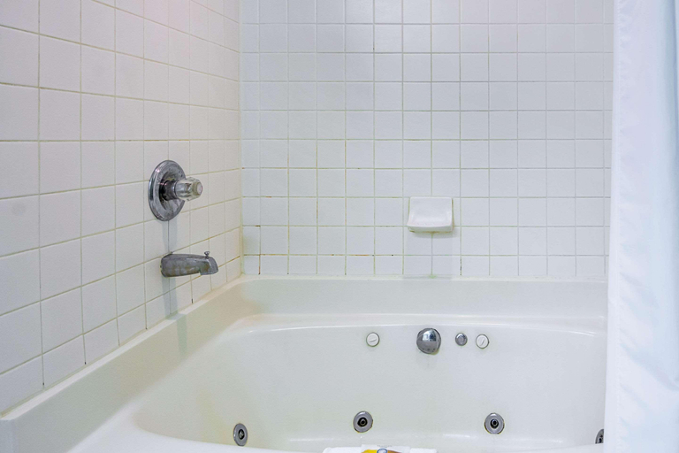 Bathroom 4, Quality Inn & Suites Kearneysville - Martinsburg, Berkeley