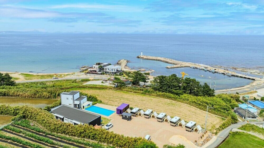 Exterior & Views 1, Moraeal Pension, Pohang