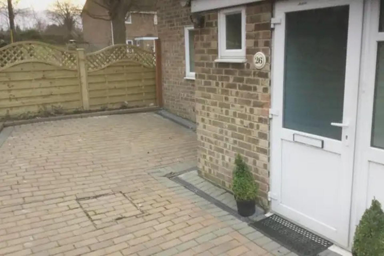 Exterior detail, 5 Bed House - Sleeps 10 - Garden - Parking - Wifi, Kent