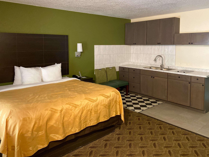 Bedroom 3, Quality Inn Tanglewood, Roanoke City