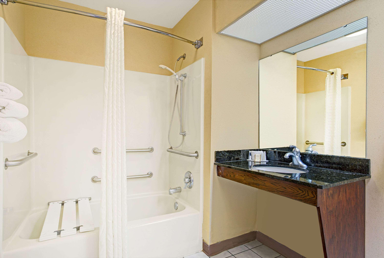 Bathroom 4, Baymont by Wyndham Smithfield, Johnston