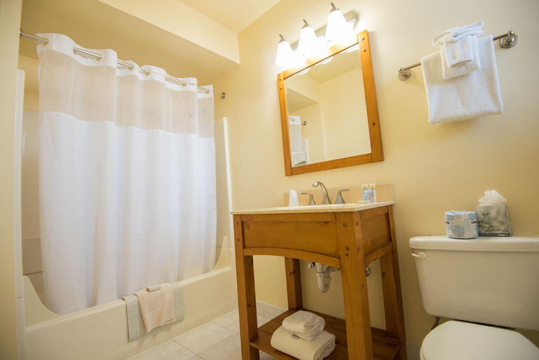 Bathroom, Pismo Beach Hotel, San Luis Obispo