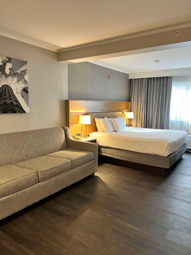 Bedroom, DoubleTree by Hilton Providence Airport Warwick, Kent