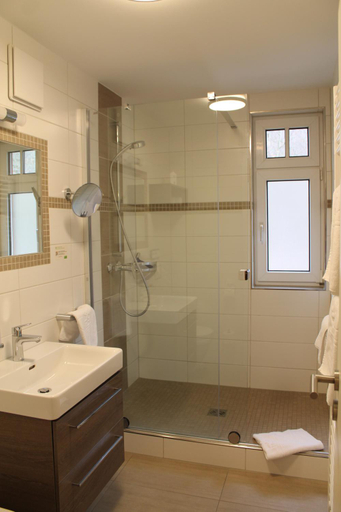 Bathroom 4, Kurpark Hotel Im Ilsetal, Harz