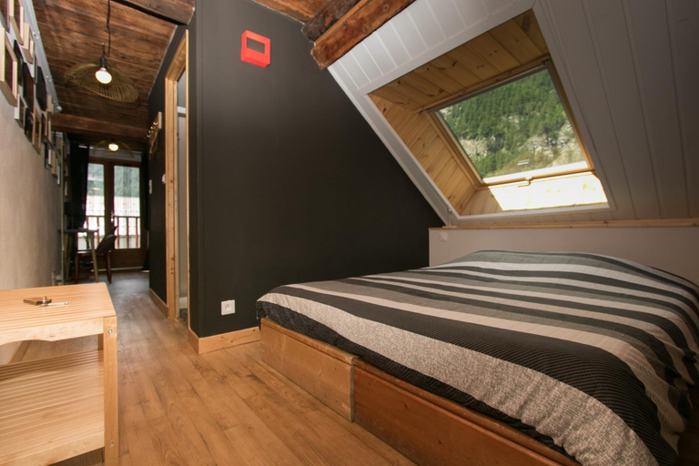 Bedroom 4, La Baita Du Loup, Hautes-Alpes