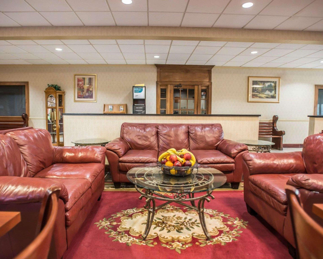Public Area 2, Quality Inn Mill Hall - Lamar, Clinton