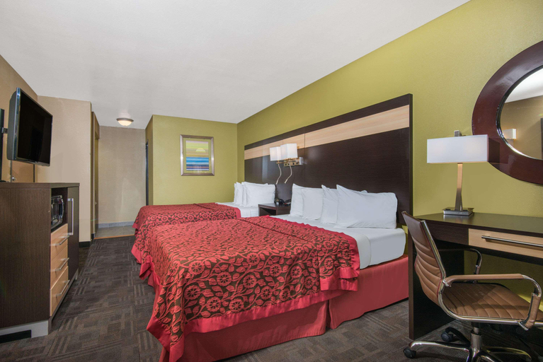 Bedroom 3, Days Inn by Wyndham Carlsbad, Eddy