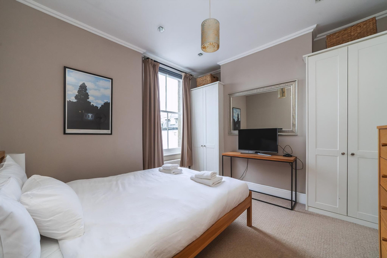Bedroom 3, Charming One-Bed Oasis in Hammersmith, London