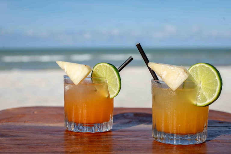 Food & Drinks 5, Casa Mate BeachFront Cabanas El Cuyo, Tizimín