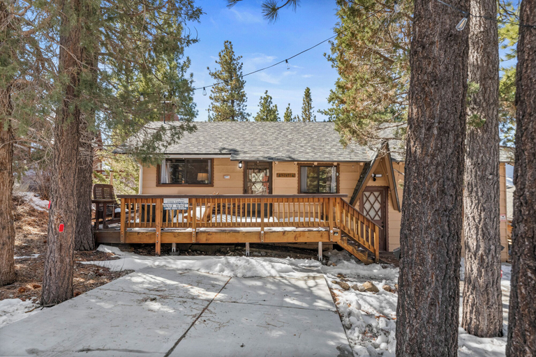 Exterior & Views, The Scandinavian Bear, San Bernardino