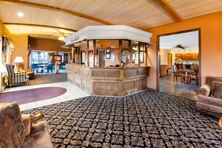 Public Area 2, Ramada by Wyndham Mackinaw City Waterfront, Cheboygan