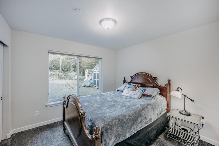 Bedroom 3, 47MF - WiFi - Lakefront - Sleeps 6, Whatcom