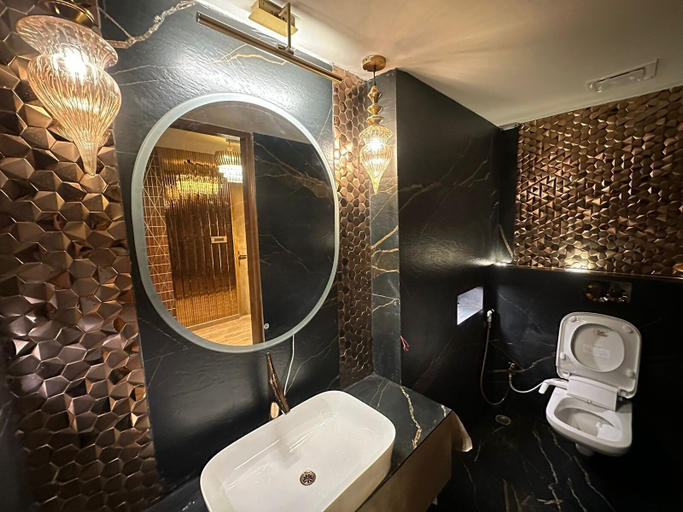 Bathroom 3, Dream Desire, Delhi