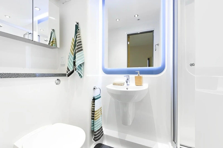 Bathroom, John Bell House in Belfast, Belfast