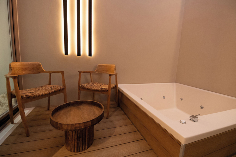 Bathroom 5, Madonna del Mare City Hotel, Crete