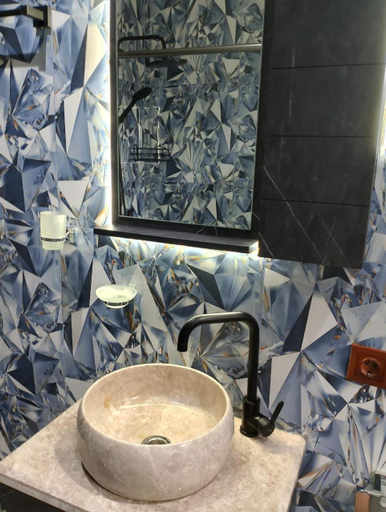 Bathroom 5, Golden Heart, Batumi