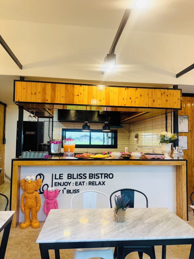 Food & Drinks 4, Penguin Villa Resort & Bistro, Muang Ratchaburi