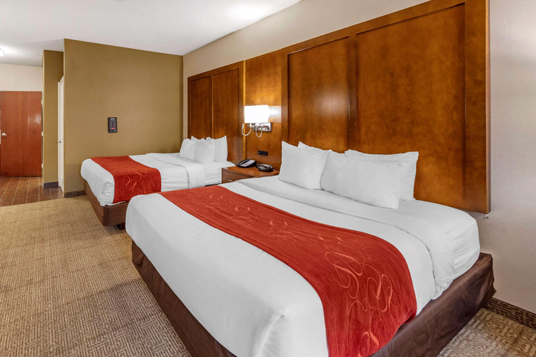 Bedroom 3, Comfort Suites Near Six Flags Magic Mountain, Los Angeles