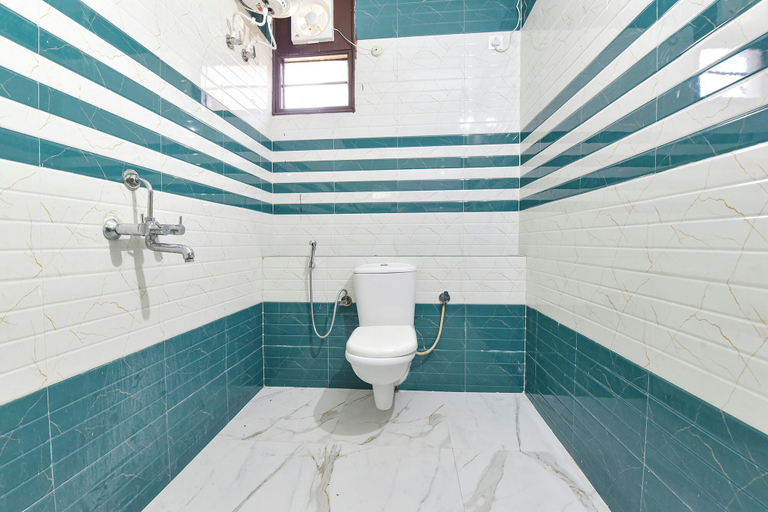 Bathroom, Fabhotel Aayat Home Stay, Dehradun