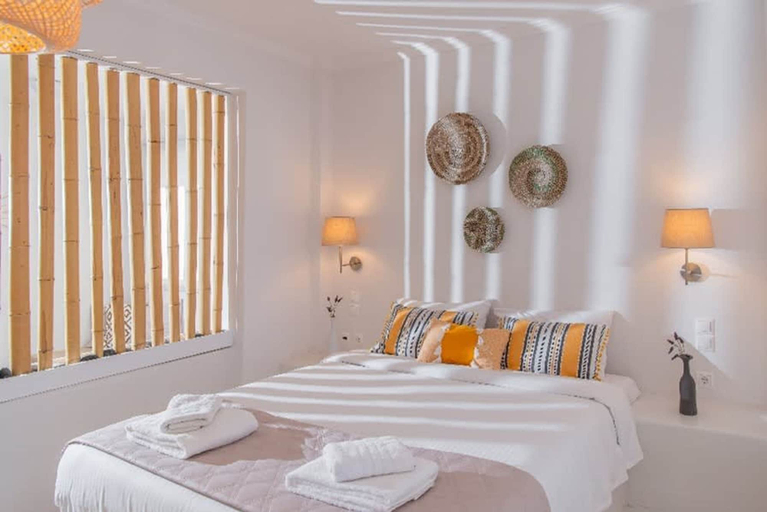 Room 3, Golden Sunrise Suites - Santorini Superior Suite, South Aegean