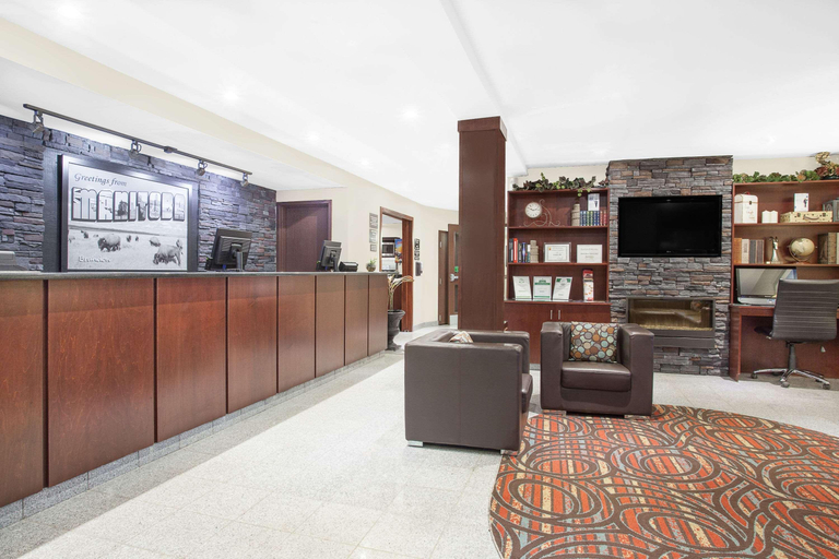Public Area 2, Super 8 by Wyndham Brandon MB, Division No. 7