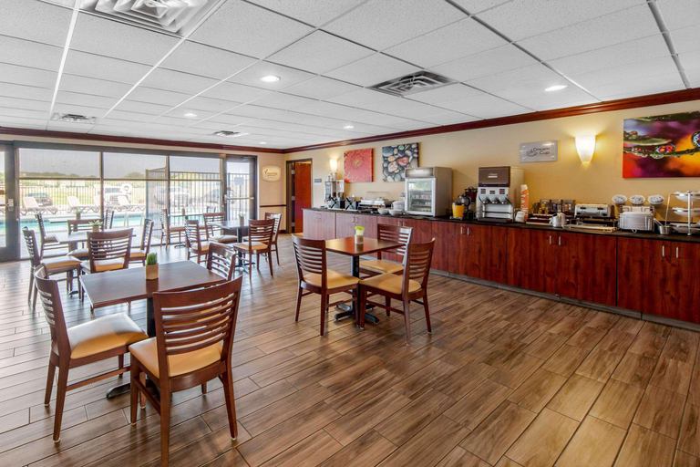 Food & Drinks 5, Sleep Inn & Suites Norman Area, McClain