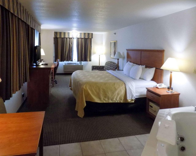 Bedroom 3, Quality Inn Pierre-Fort Pierre, Hughes