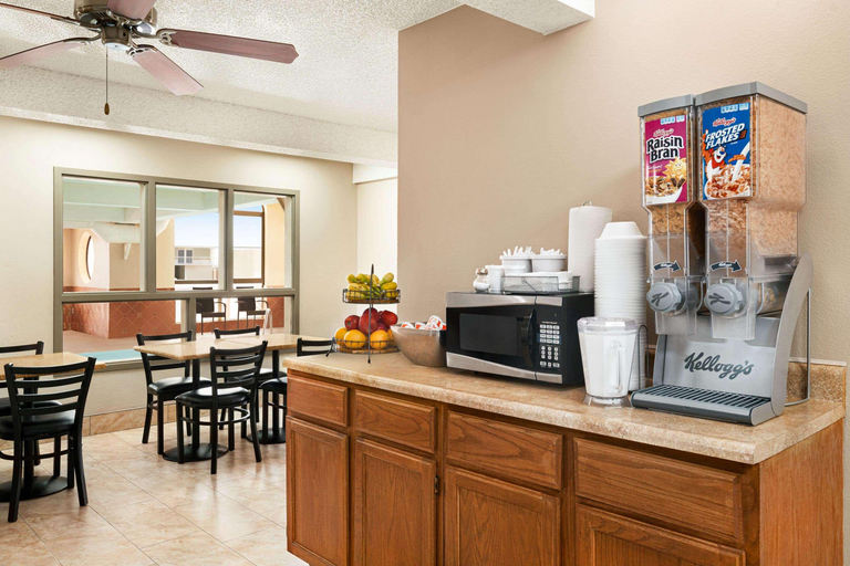 Public Area, Super 8 by Wyndham Liberal KS, Seward