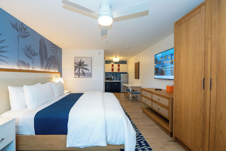 Bedroom 4, The Sunshine Hotel and Suites