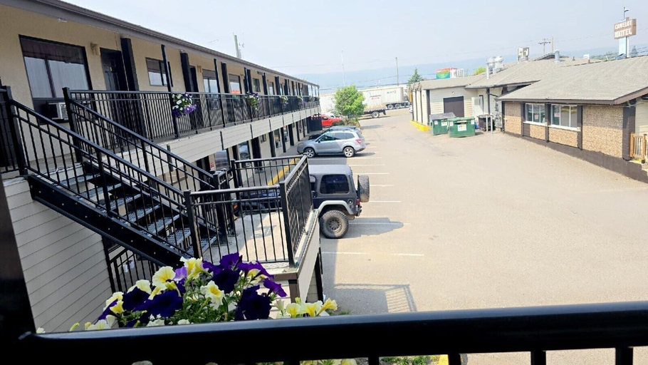 Others 5, Camelot Court Motel, Fraser-Fort George
