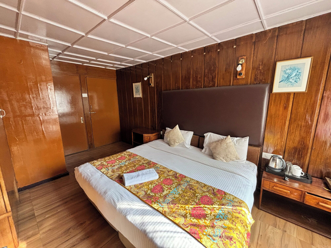 Bedroom 3, Orangepetal Comfort Himalayan Resort, Darjiling