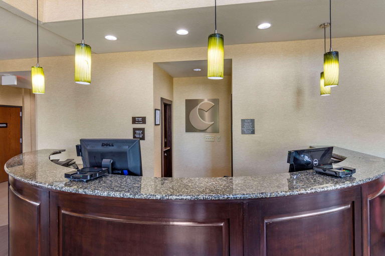 Public Area 2, Comfort Suites Manhattan, Riley
