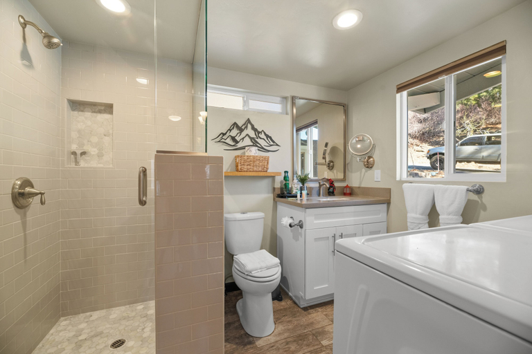 Bathroom, Alpine Retreat, San Bernardino