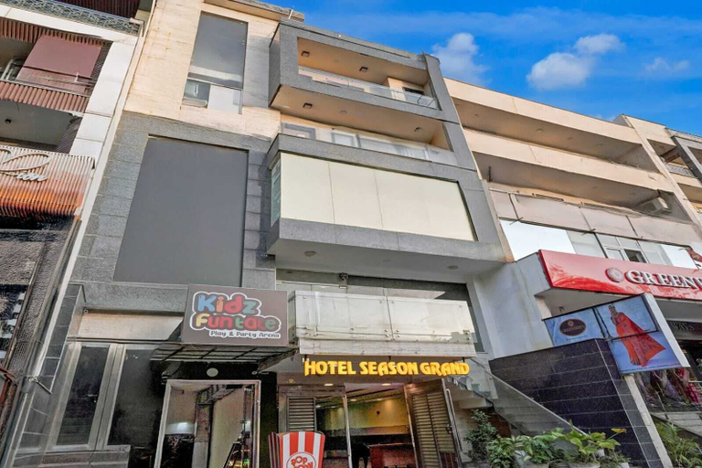 Exterior & Views, Hotel Season Grand Couple Friendly Pitampura, Delhi