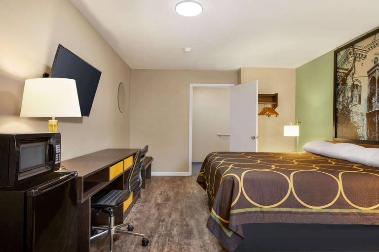 Bedroom 4, Super 8 by Wyndham Brookhaven, Lincoln
