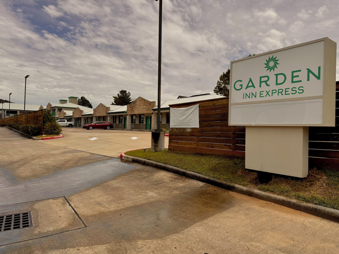 Exterior & Views 2, Garden Inn Express, Houston