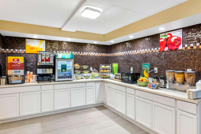 Food & Drinks, Quality Inn Ruther Glen, Caroline