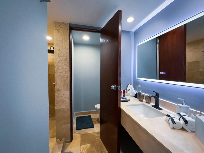 Bathroom 5, Fiesta Inn Toluca Aeropuerto, Temoaya
