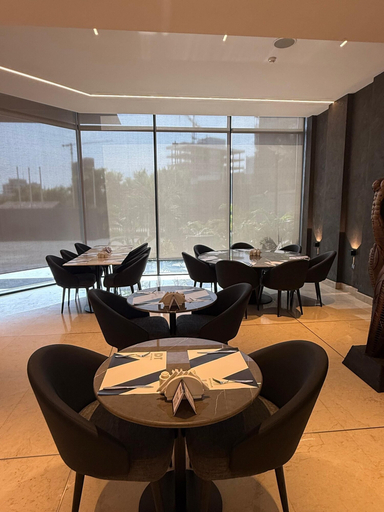 Others 5, Avenue Suites, Eti-Osa