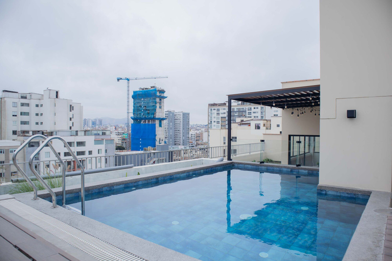 Room 5, w Modern 3BR w Balcony Near Kennedy Park, Lima