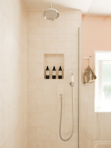 Bathroom 3, The Pembroke Arms, Wiltshire