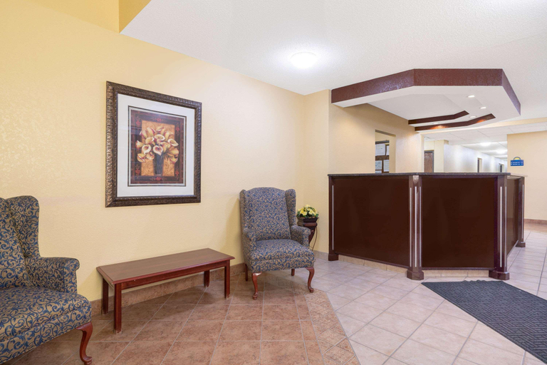 Public Area 2, Days Inn by Wyndham Faribault, Rice