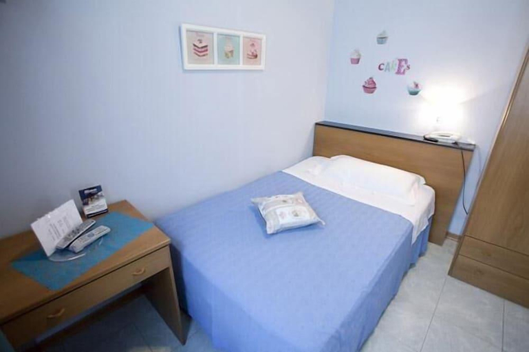 Bedroom 3, Hotel Elite, Parma