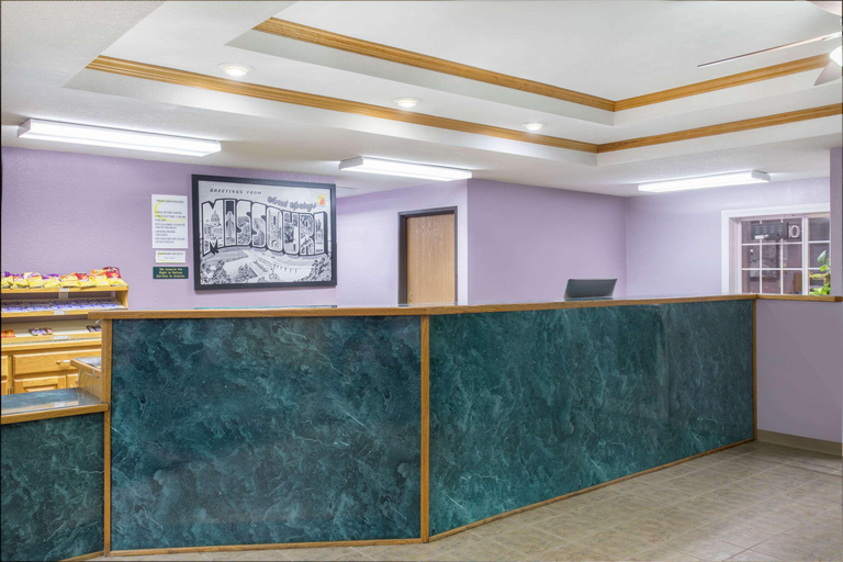 Public Area 2, Super 8 by Wyndham Sweet Springs, Saline