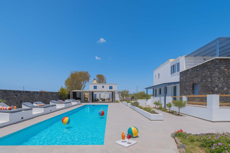 Room 4, Golden Sunrise Suites - Santorini Pool Bliss Suite, South Aegean