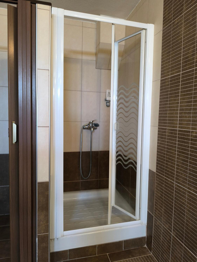 Bathroom 2, Faraggi Hotel, Central Macedonia