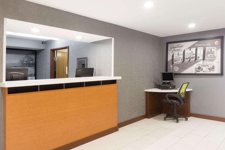 Public Area 3, Super 8 by Wyndham Zanesville, Muskingum