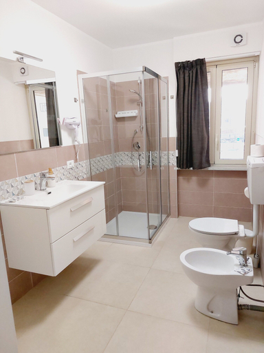 Bathroom 3, UN PASSO DAL PORTO, Palermo