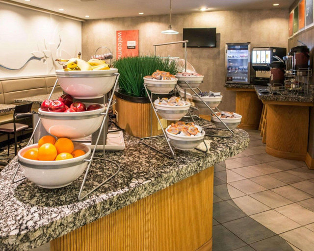 Food & Drinks 5, Comfort Suites Monroeville, Allegheny