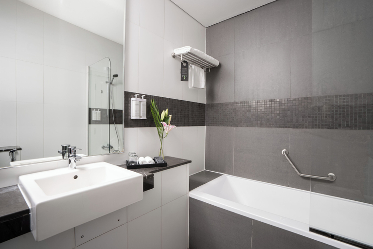 Bathroom 5, The First Collection Marina, Dubai, a Tribute Portfolio Hotel, Dubai